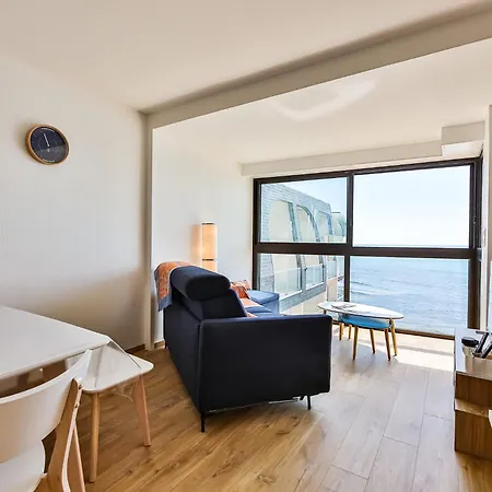 Au Pied De La Plage, Vue Imprenable Sur La *