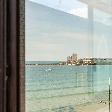 Appartement Au Pied De La Plage, Vue Imprenable Sur La *