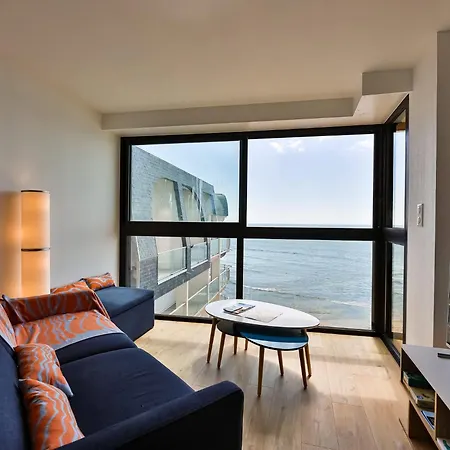 Au Pied De La Plage, Vue Imprenable Sur La *