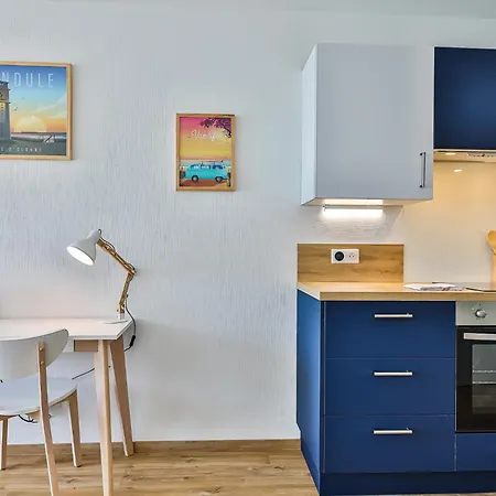 Au Pied De La Plage, Vue Imprenable Sur La *