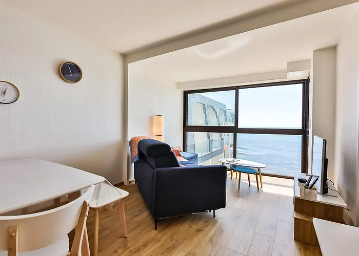 Au Pied De La Plage, Vue Imprenable Sur La *